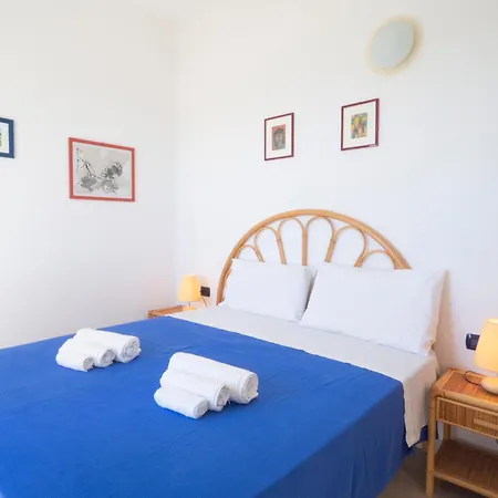Is Femminas 25 - Fronte Mare Apartment