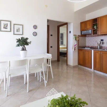 Is Femminas 25 - Fronte Mare Apartment