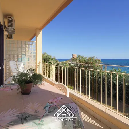 Is Femminas 25 - Fronte Mare Apartment *
